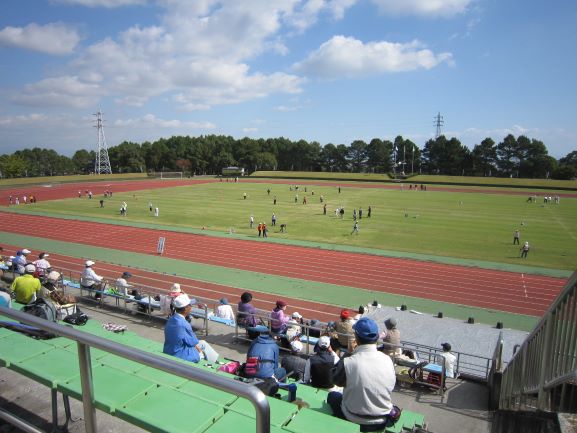 R5.10.29 陸上競技場1