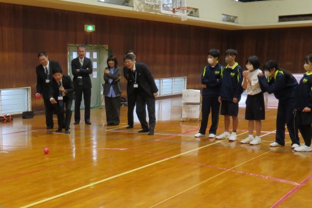 西部中学校(season2)ボッチャ体験の様子3