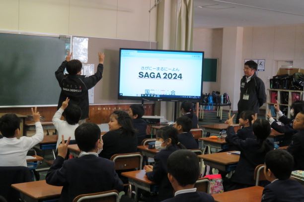 R5.11.15 北鹿島小学校リーフレット発表会 国スポ講座