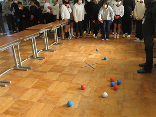 能古見小学校5年生ボッチャ体験の様子2