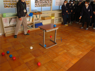 能古見小学校6年生ボッチャ体験の様子1