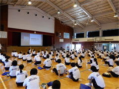 西部中学校3年生講話の様子